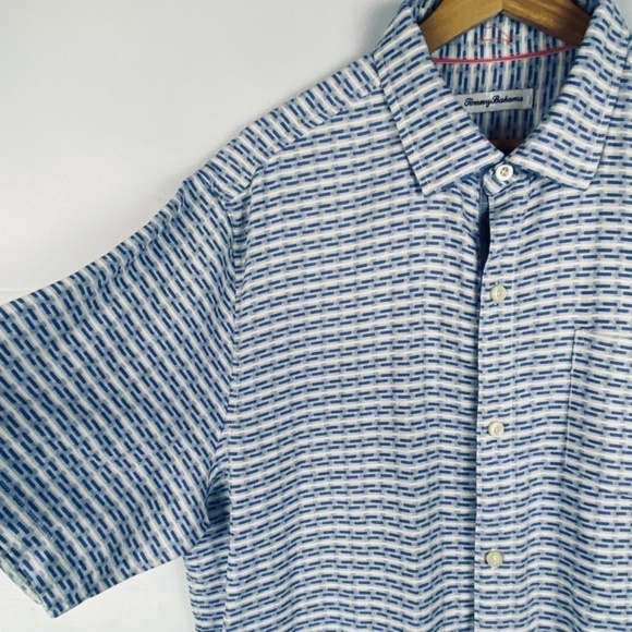 Tommy Bahama Men's Sz XL 100% Silk Short Sleeve Button Down Shirt blue Geometric - Picture 3 of 15